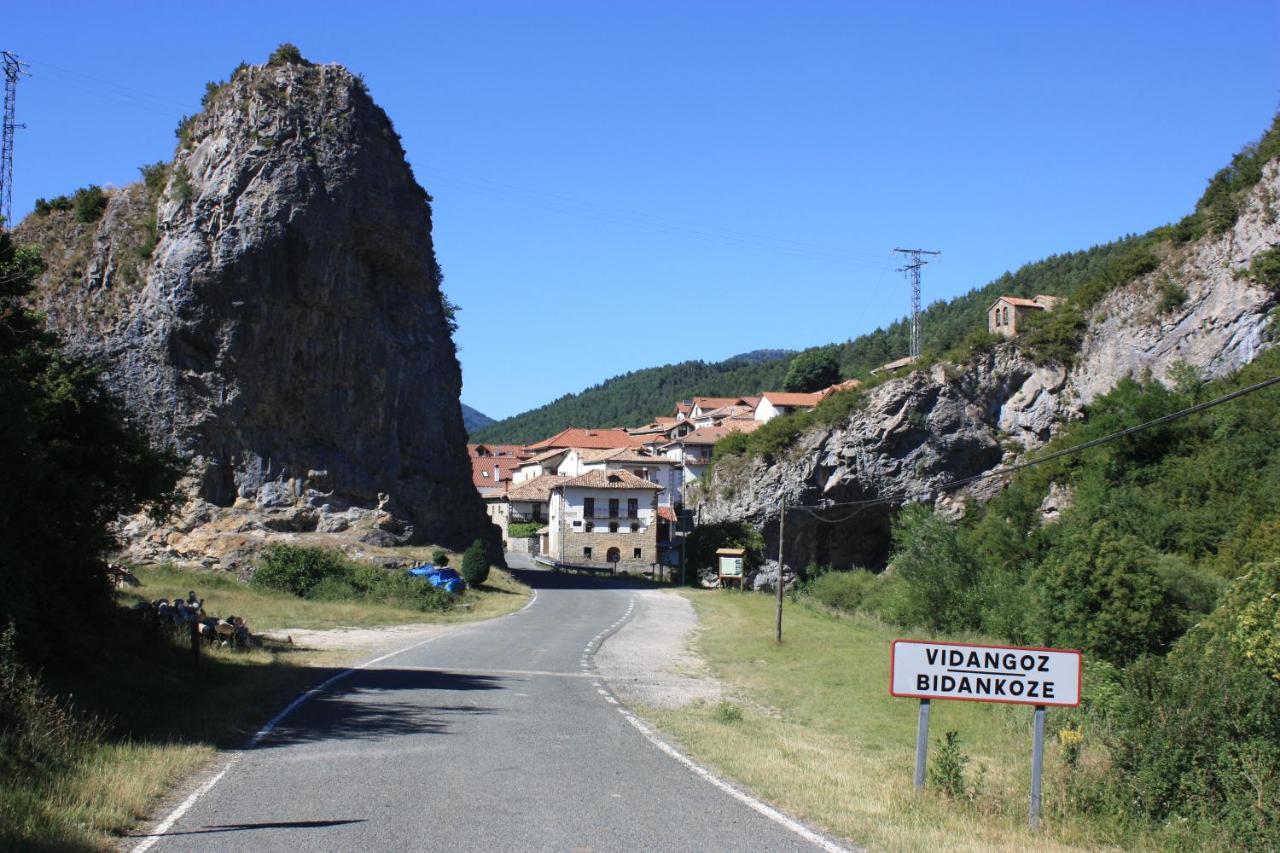 Casa Rural Ornat Etxea Vidangoz 외부 사진